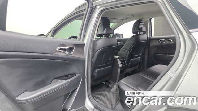 Kia Sportage 2023 — photo 28