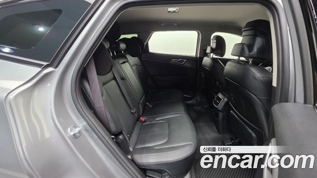 Kia Sportage 2023 — photo 31