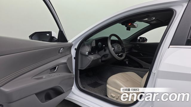 Hyundai AVANTE 2023 — photo 13