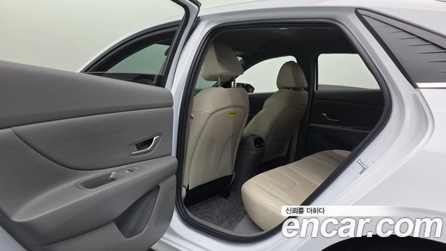 Hyundai AVANTE 2023 — photo 22
