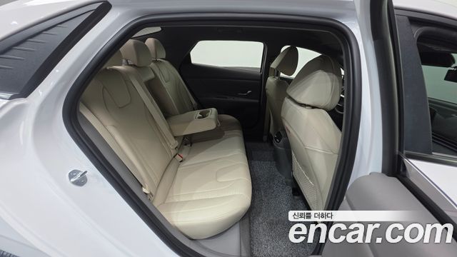 Hyundai AVANTE 2023 — photo 24