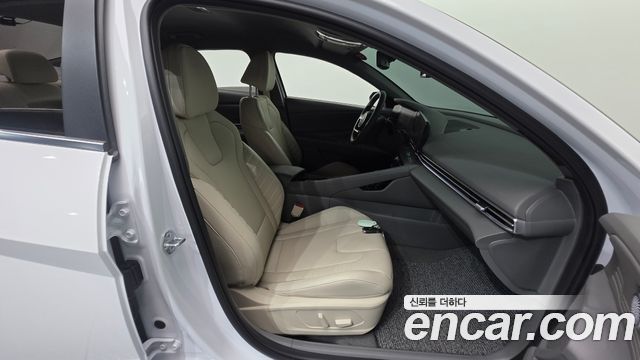 Hyundai AVANTE 2023 — photo 16