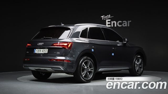 Audi Q5 2021 — photo 2