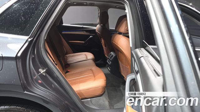 Audi Q5 2021 — photo 18