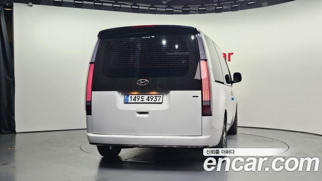 Hyundai Staria 2024 — photo 4