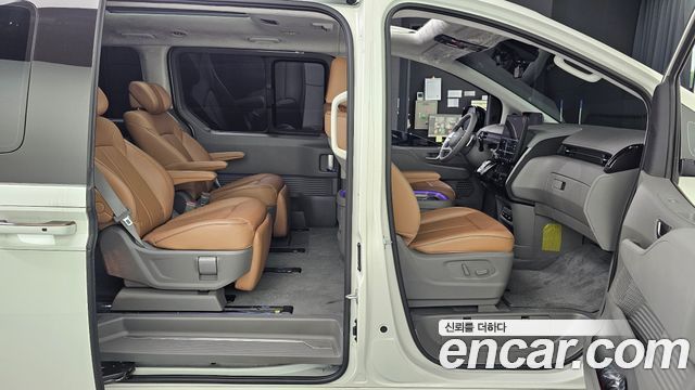 Hyundai Staria 2024 — photo 12