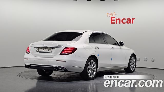 Mercedes-Benz E-Class 2020 — photo 2