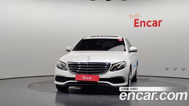 Mercedes-Benz E-Class 2020 — photo 3