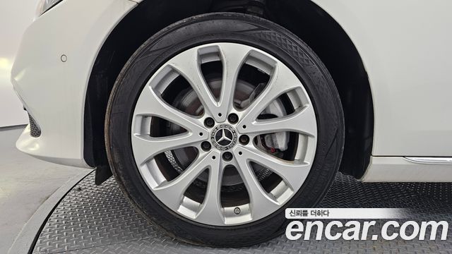 Mercedes-Benz E-Class 2020 — photo 5