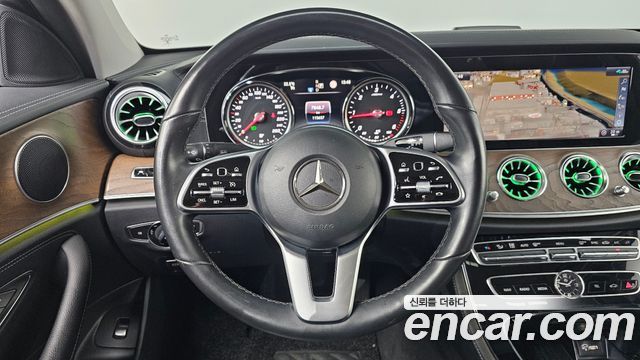 Mercedes-Benz E-Class 2020 — photo 20