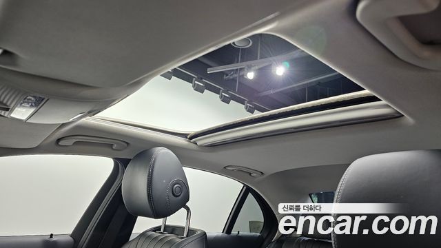 Mercedes-Benz E-Class 2020 — photo 22