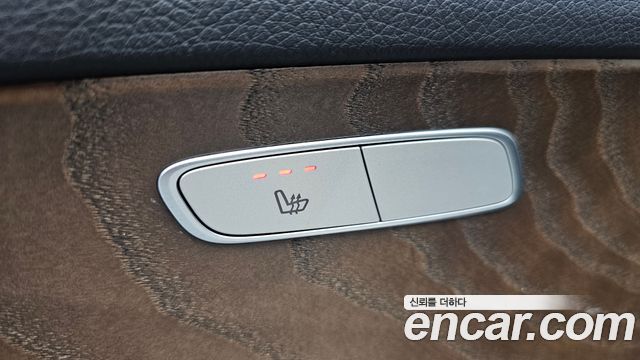 Mercedes-Benz E-Class 2020 — photo 25