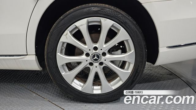Mercedes-Benz E-Class 2020 — photo 7