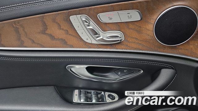 Mercedes-Benz E-Class 2020 — photo 29
