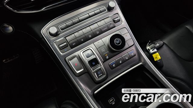 Hyundai Santafe 2021 — photo 12
