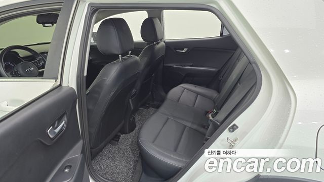 Kia Stonic 2018 — photo 11