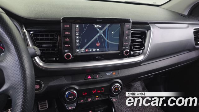 Kia Stonic 2018 — photo 12