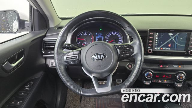 Kia Stonic 2018 — photo 13