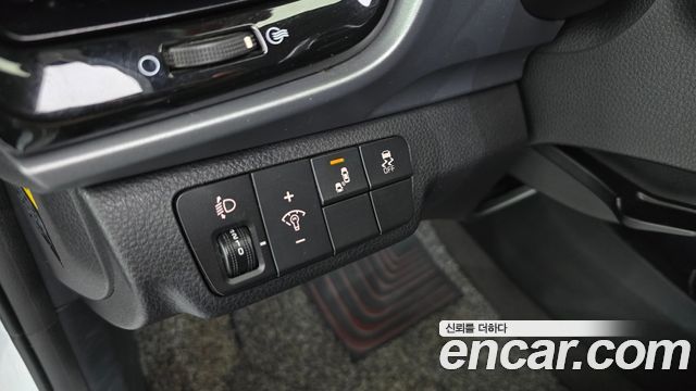 Kia Stonic 2018 — photo 18