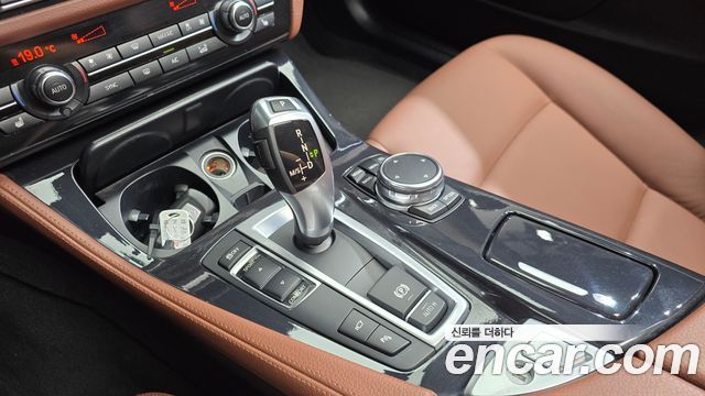 BMW 5-Series 2016 — photo 9