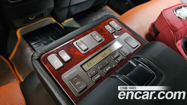 Lexus LS 2005 — photo 17