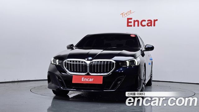 BMW 5-Series 2025 — photo 3