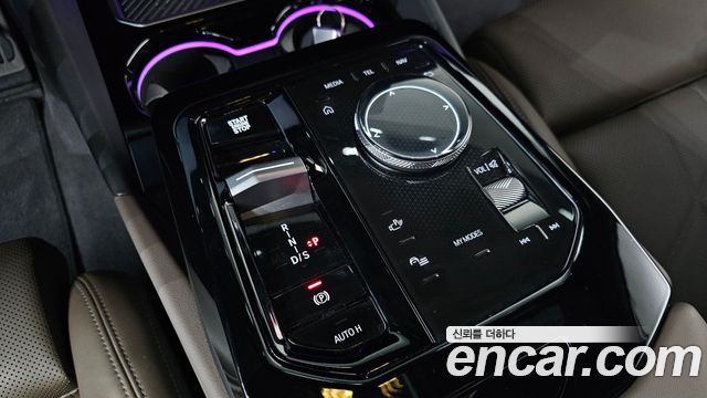 BMW 5-Series 2025 — photo 12