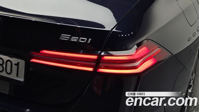 BMW 5-Series 2025 — photo 9