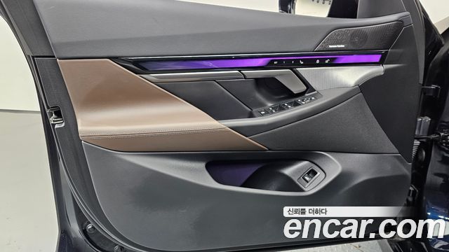 BMW 5-Series 2025 — photo 14