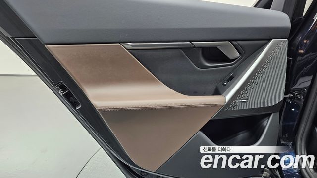 BMW 5-Series 2025 — photo 15