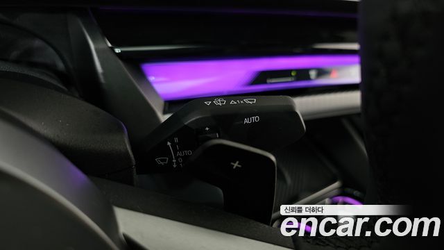 BMW 5-Series 2025 — photo 28