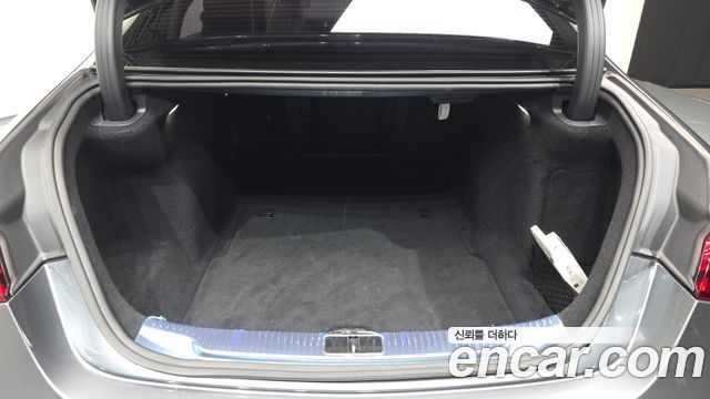 Mercedes-Benz S-Class 2022 — photo 26
