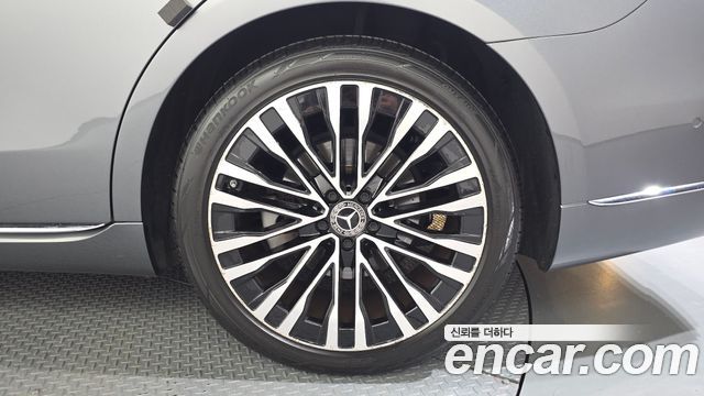 Mercedes-Benz S-Class 2022 — photo 7