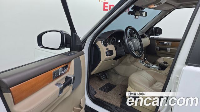 Land Rover Discovery 2016 — photo 10