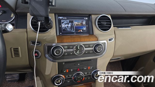 Land Rover Discovery 2016 — photo 13