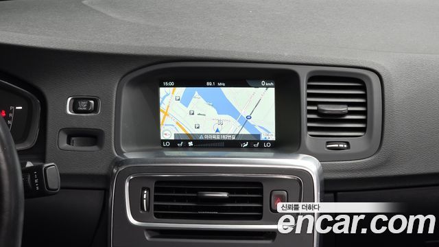 Volvo S60 2017 — photo 20