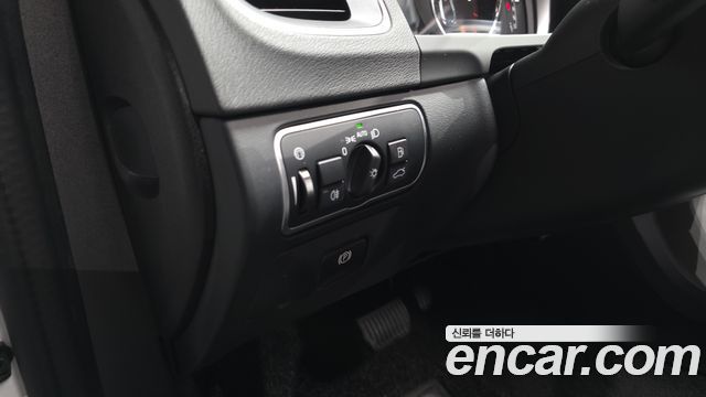 Volvo S60 2017 — photo 24