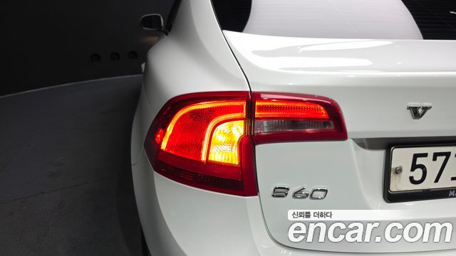 Volvo S60 2017 — photo 9