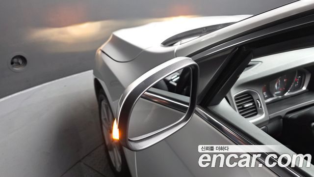Volvo S60 2017 — photo 27