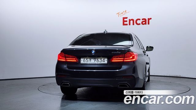 BMW 5-Series 2017 — photo 4