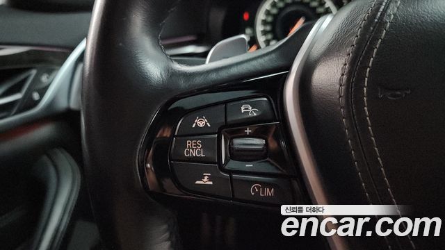 BMW 5-Series 2017 — photo 21