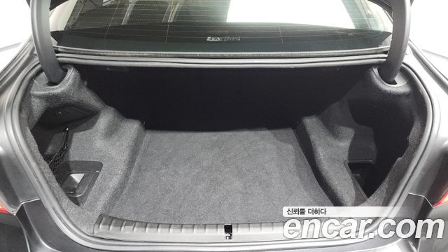 BMW 5-Series 2017 — photo 24