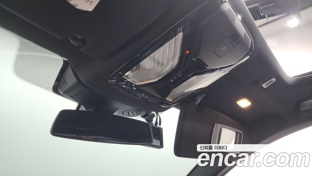 BMW 5-Series 2017 — photo 26