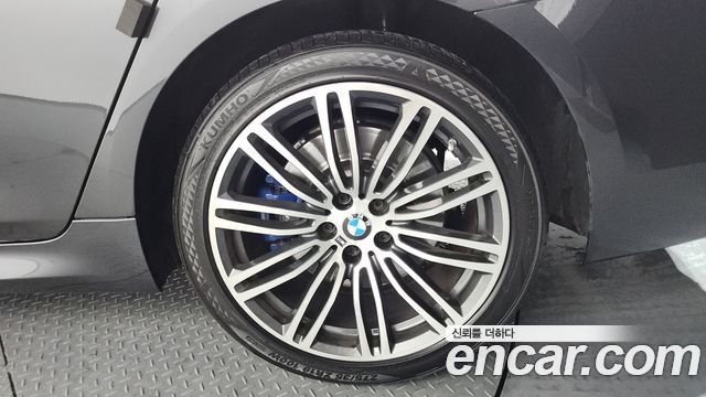 BMW 5-Series 2017 — photo 7