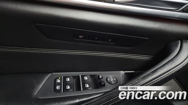 BMW 5-Series 2017 — photo 28