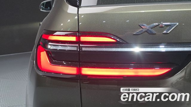 BMW X7 2025 — photo 9