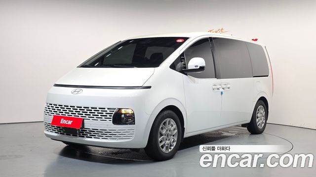 Hyundai Staria 2025 — photo 1