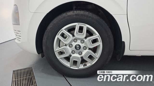 Hyundai Staria 2025 — photo 5