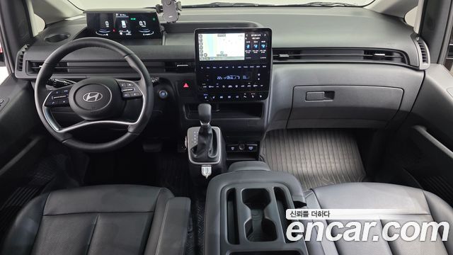 Hyundai Staria 2025 — photo 7
