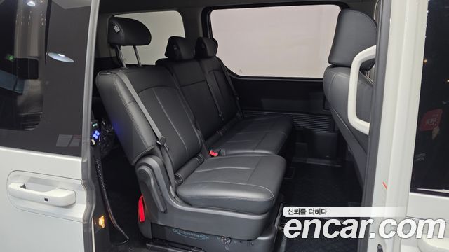 Hyundai Staria 2025 — photo 12